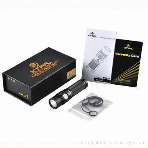 LED flashlight with max 300 lumen for everyday carry